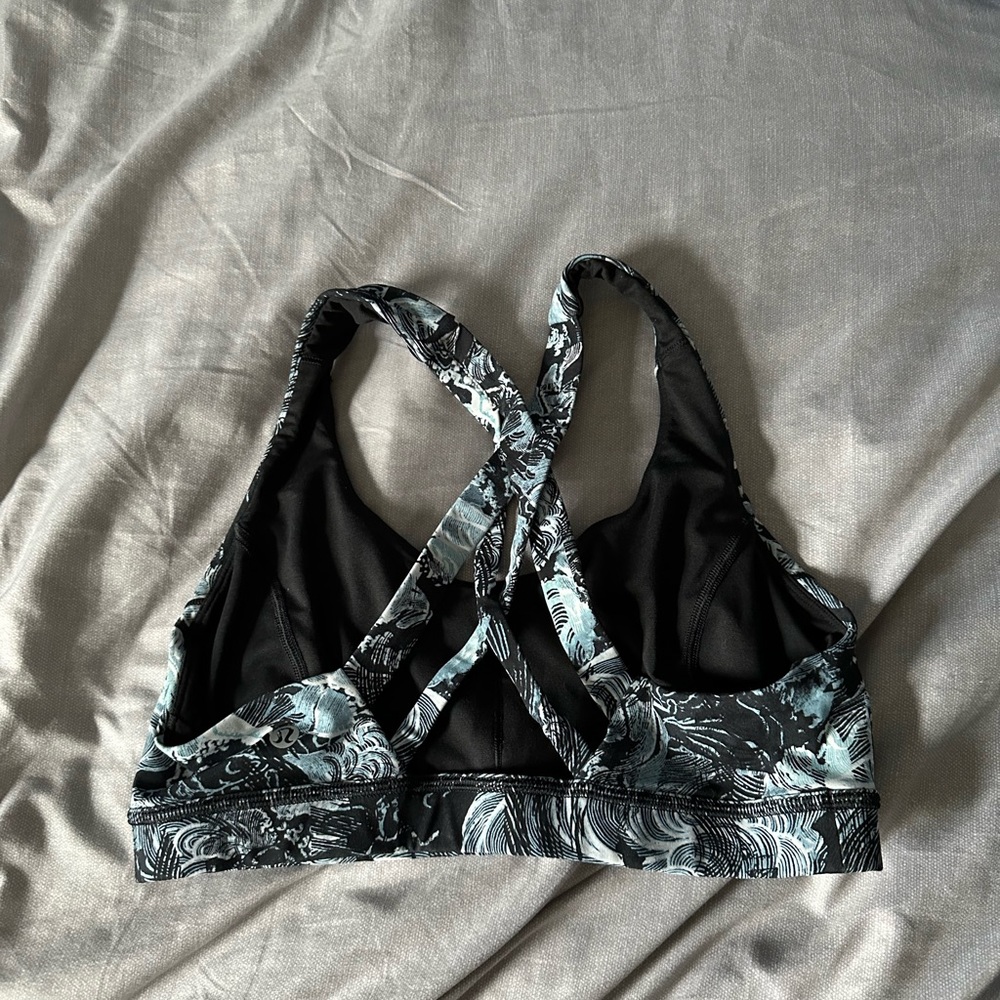Lululemon bra - Picture 2 of 3